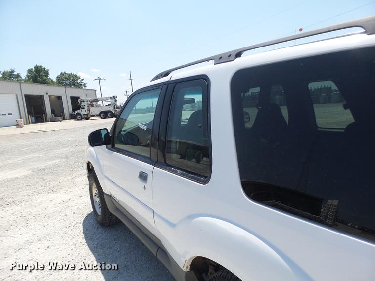 image for item DF9343 2001 Ford Explorer SUV