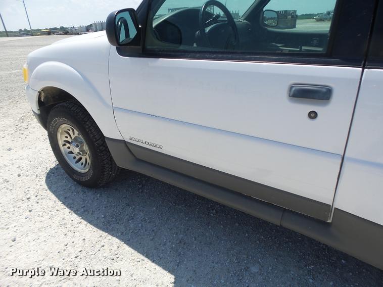 image for item DF9343 2001 Ford Explorer SUV