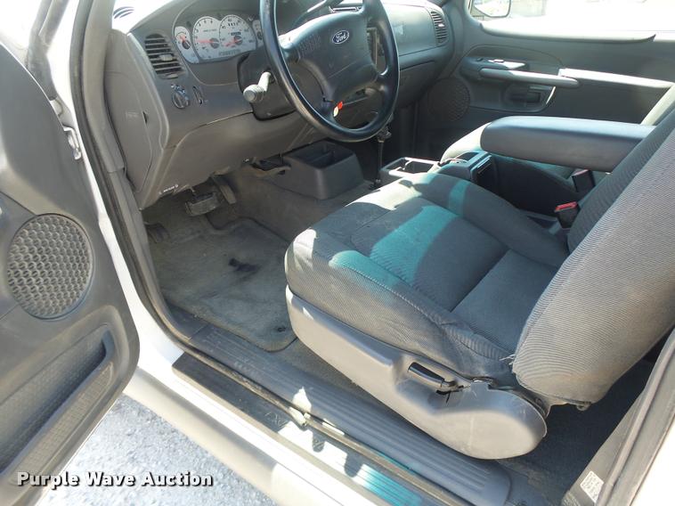 image for item DF9343 2001 Ford Explorer SUV