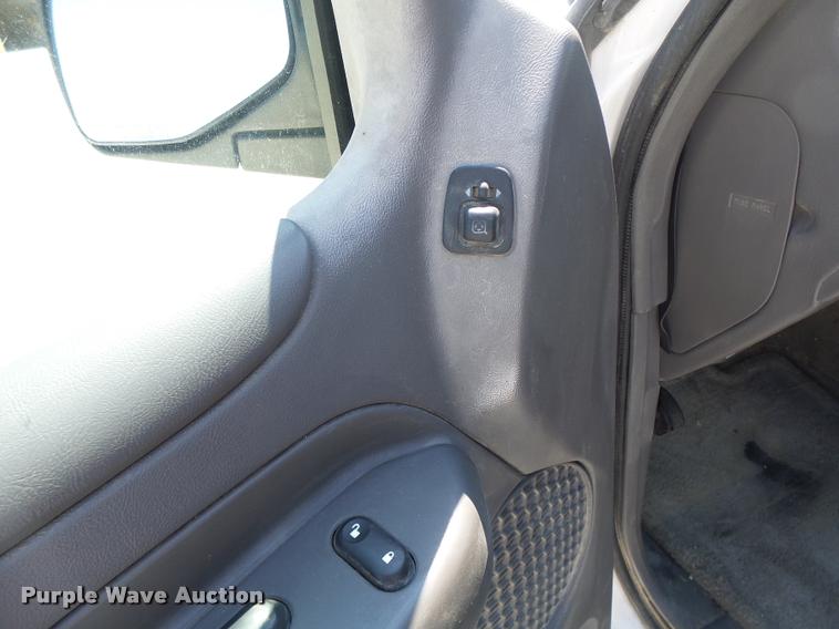 image for item DF9343 2001 Ford Explorer SUV