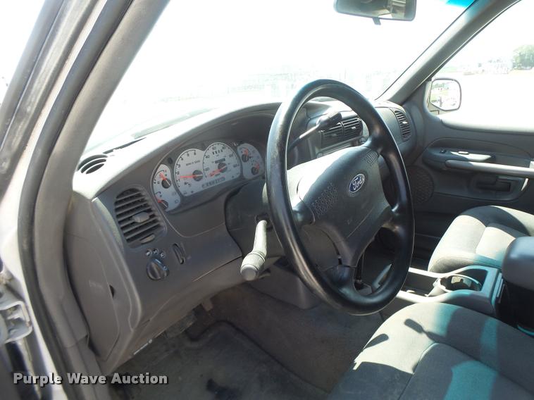 image for item DF9343 2001 Ford Explorer SUV