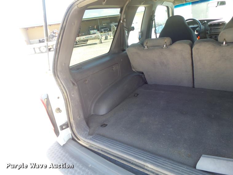 image for item DF9343 2001 Ford Explorer SUV