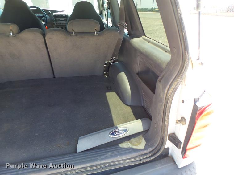 image for item DF9343 2001 Ford Explorer SUV