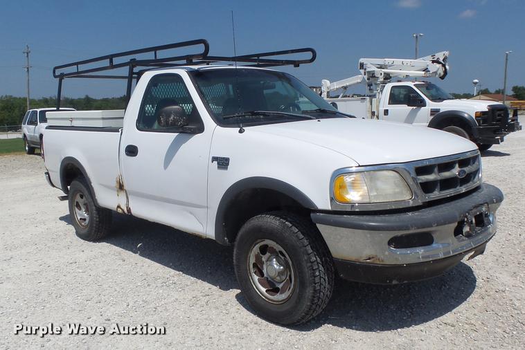 image for item DF9344 1998 Ford F150 pickup truck