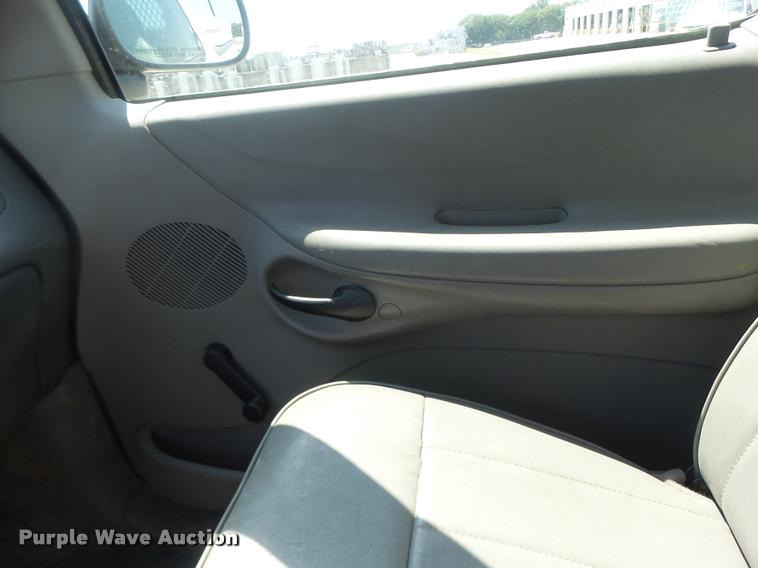 image for item DF9344 1998 Ford F150 pickup truck