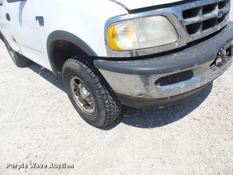 image for item DF9344 1998 Ford F150 pickup truck