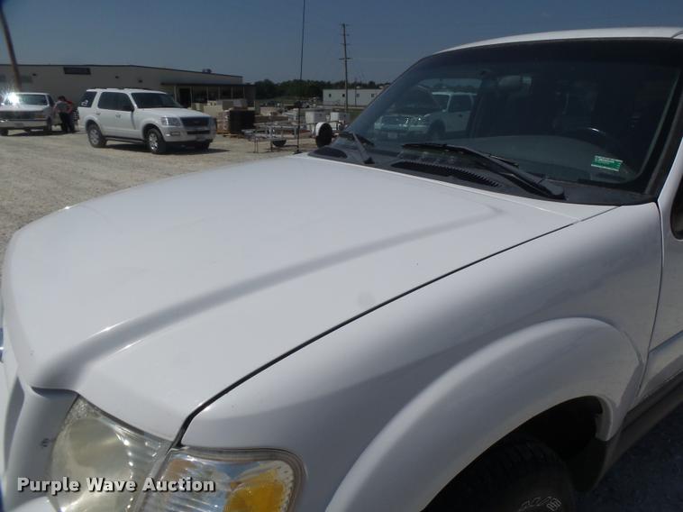 image for item DF9345 2001 Ford Explorer SUV