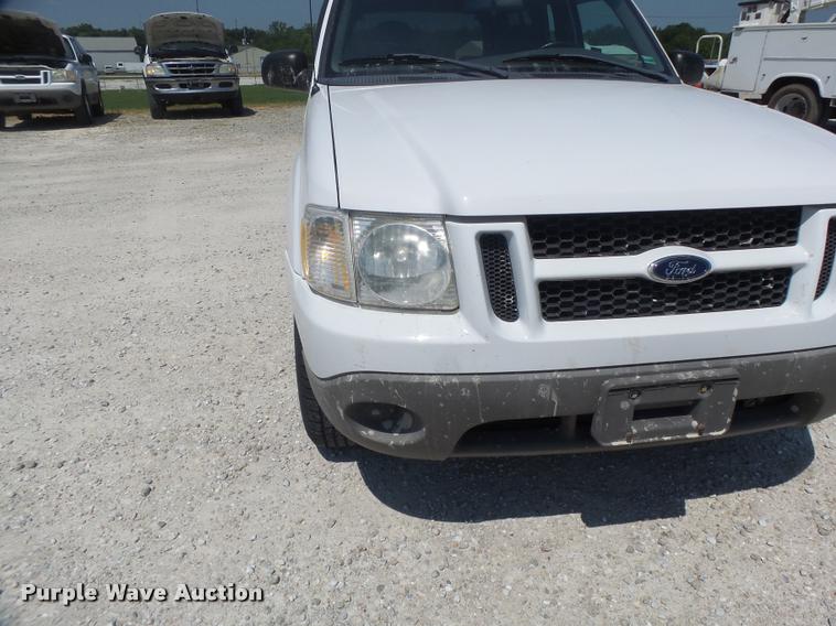 image for item DF9345 2001 Ford Explorer SUV