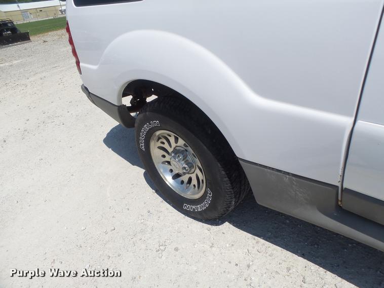 image for item DF9345 2001 Ford Explorer SUV