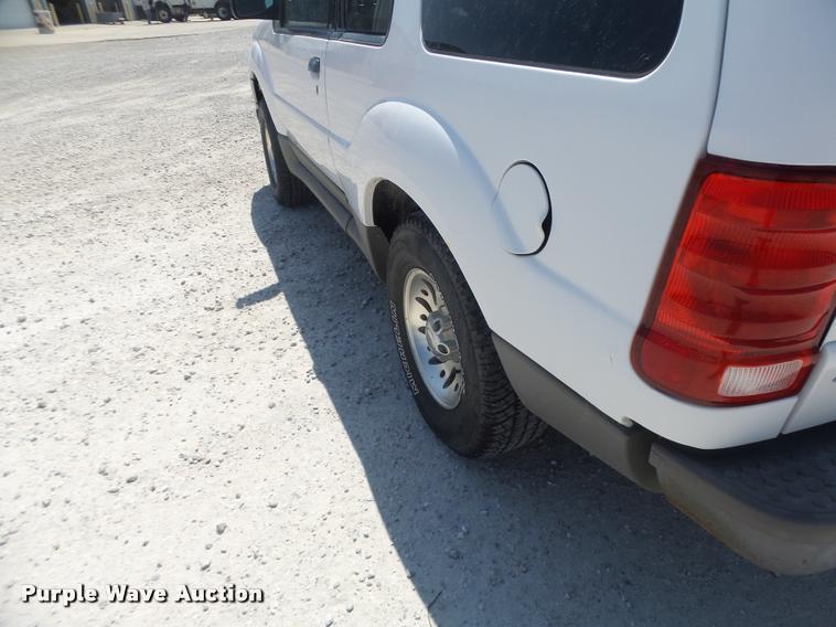 image for item DF9345 2001 Ford Explorer SUV