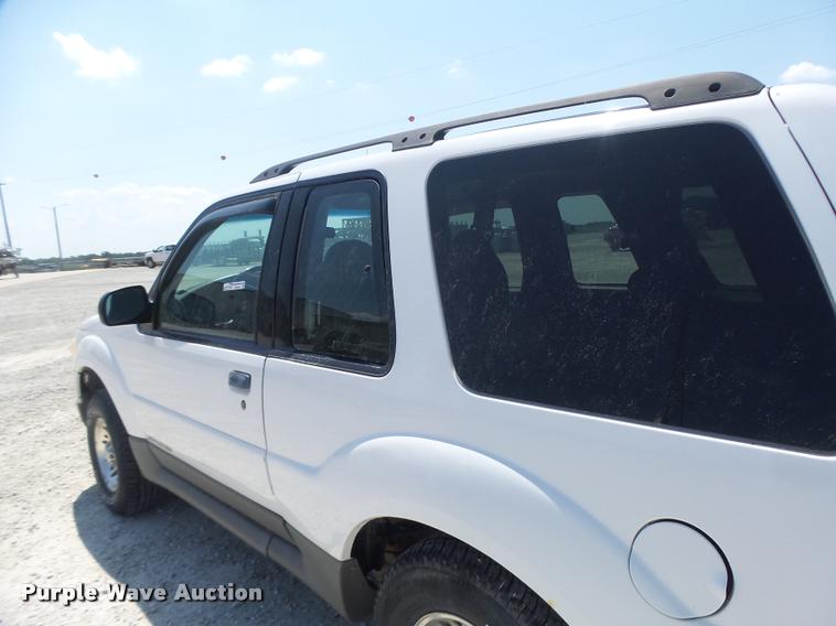 image for item DF9345 2001 Ford Explorer SUV