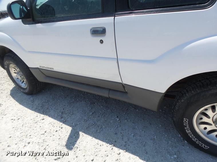 image for item DF9345 2001 Ford Explorer SUV