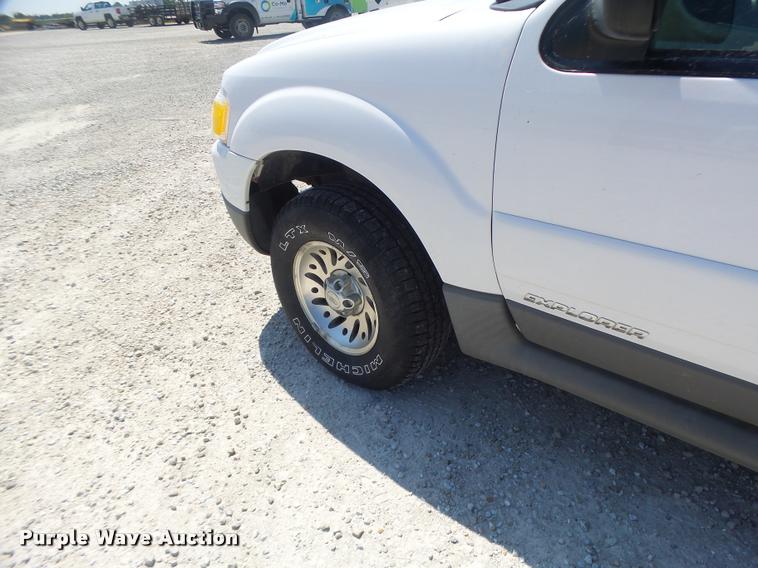 image for item DF9345 2001 Ford Explorer SUV