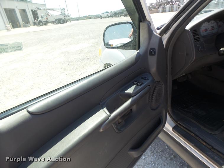 image for item DF9345 2001 Ford Explorer SUV