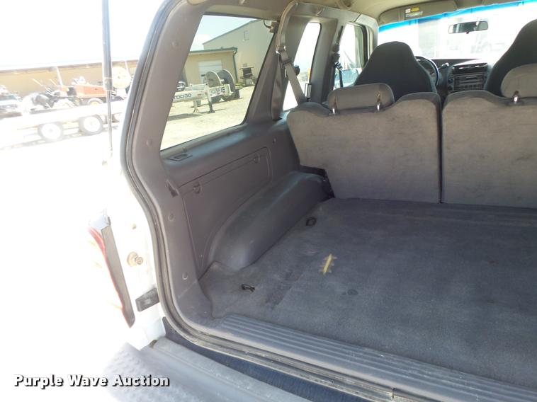 image for item DF9345 2001 Ford Explorer SUV