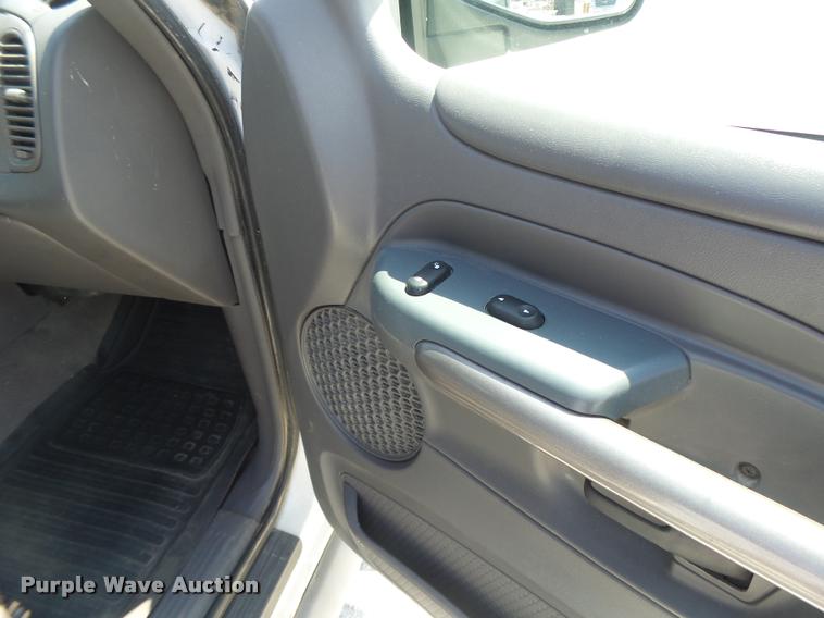 image for item DF9345 2001 Ford Explorer SUV