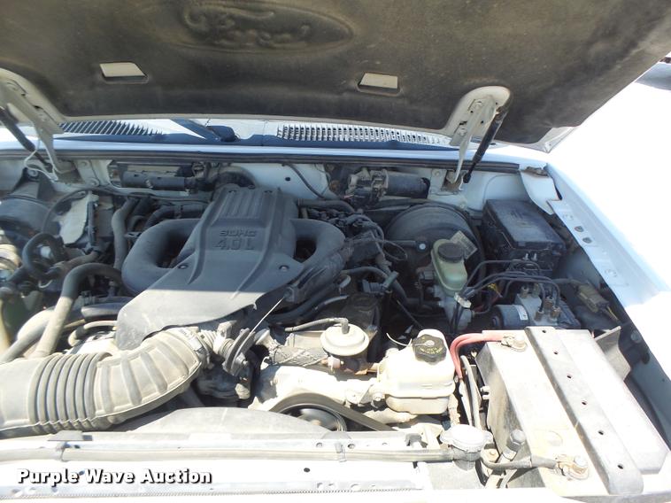 image for item DF9345 2001 Ford Explorer SUV