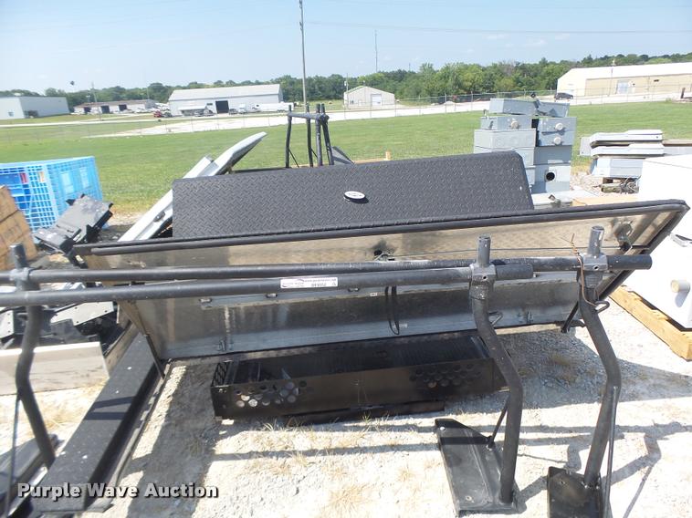 image for item DF9352 (3) tonneau covers