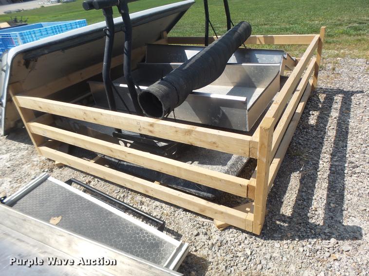 image for item DF9352 (3) tonneau covers