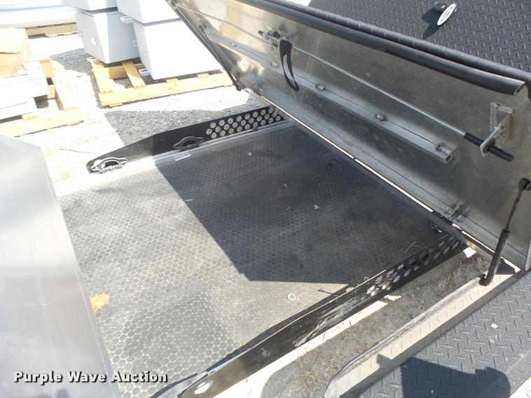 image for item DF9352 (3) tonneau covers