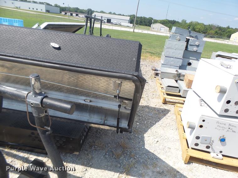 image for item DF9352 (3) tonneau covers