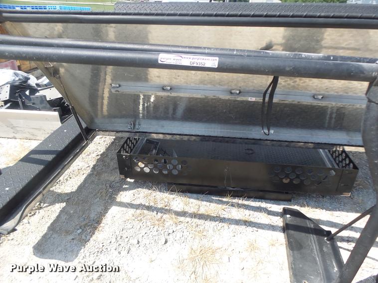 image for item DF9352 (3) tonneau covers