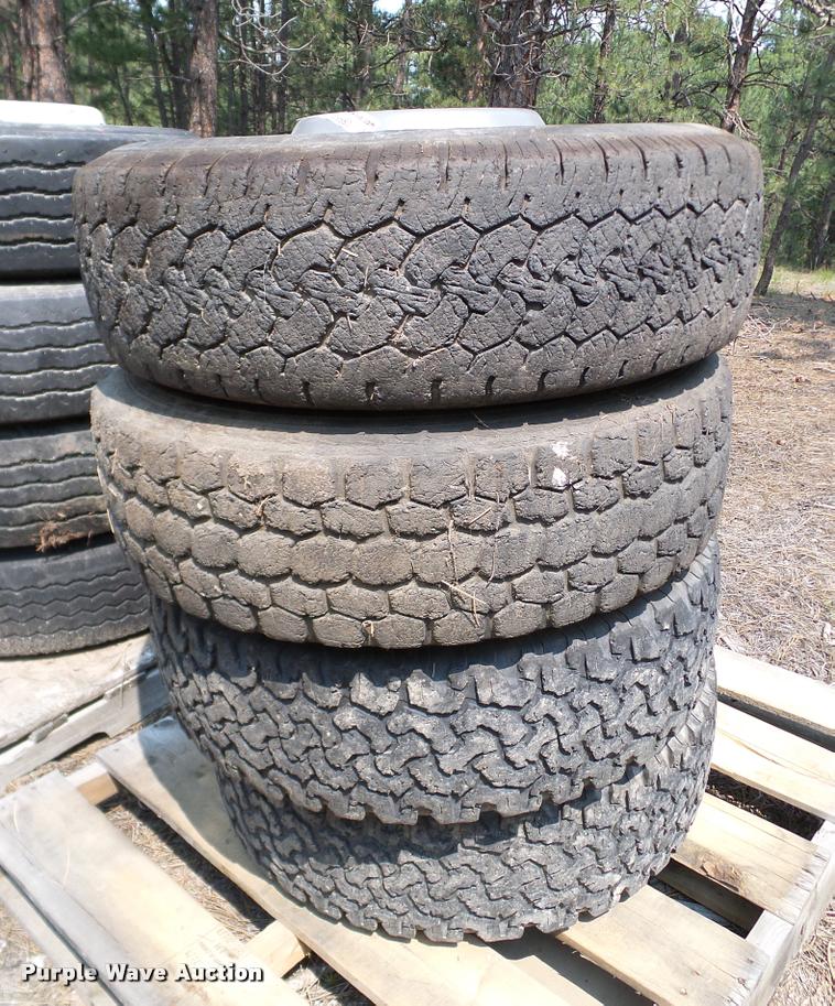 image for item DG9880 245/75R17 tires