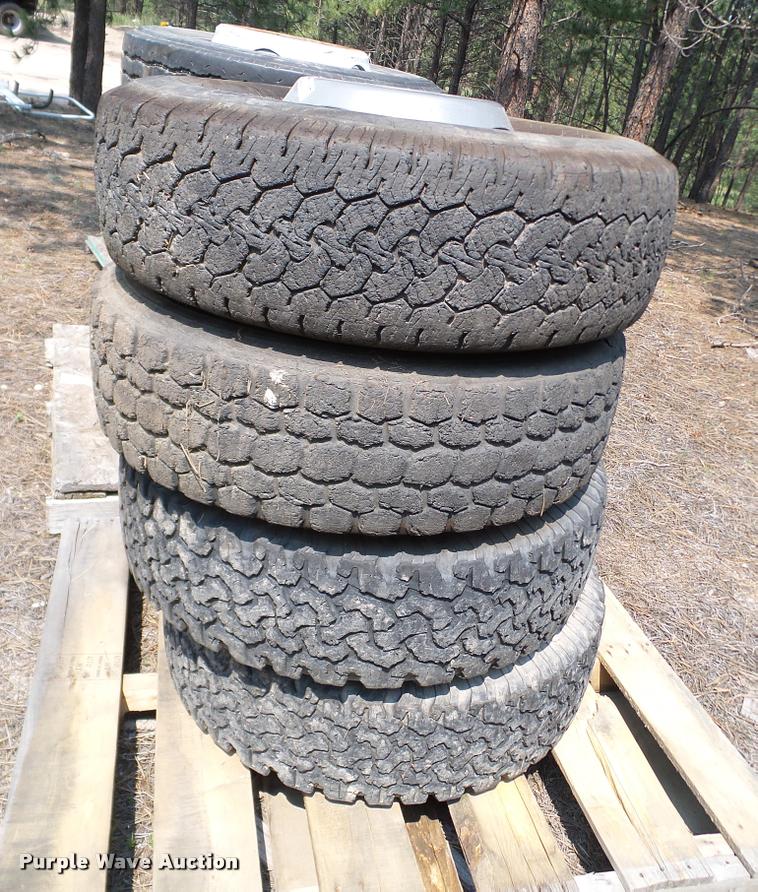 image for item DG9880 245/75R17 tires