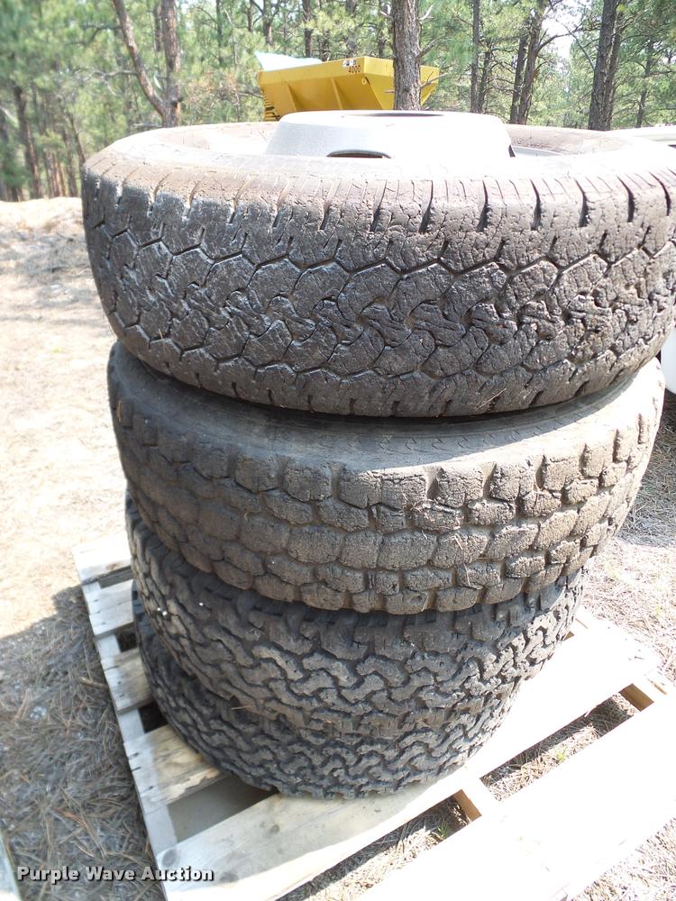 image for item DG9880 245/75R17 tires