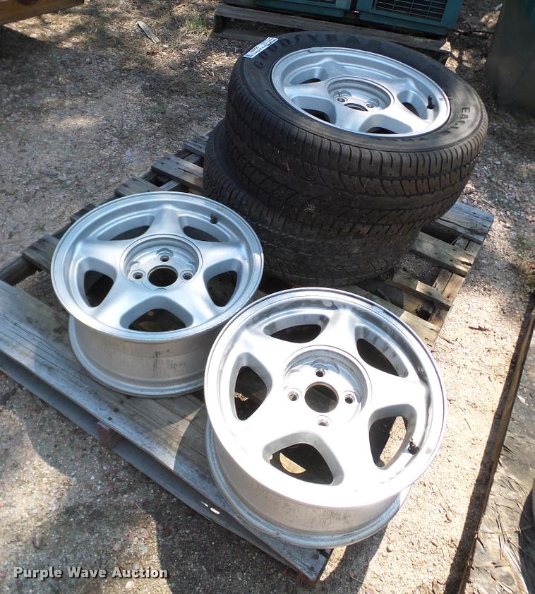 image for item DG9886 (4) Mustang GT wheels