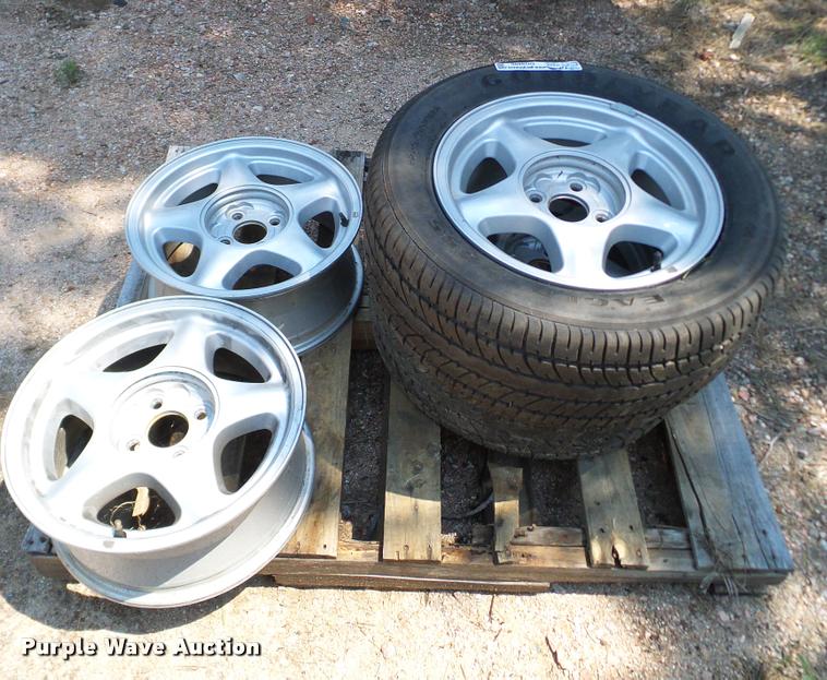 image for item DG9886 (4) Mustang GT wheels