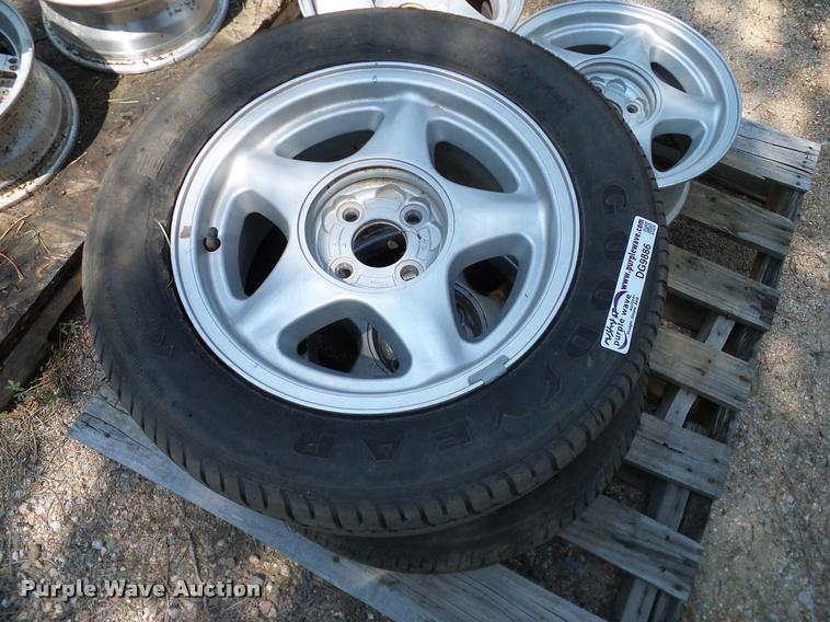 image for item DG9886 (4) Mustang GT wheels