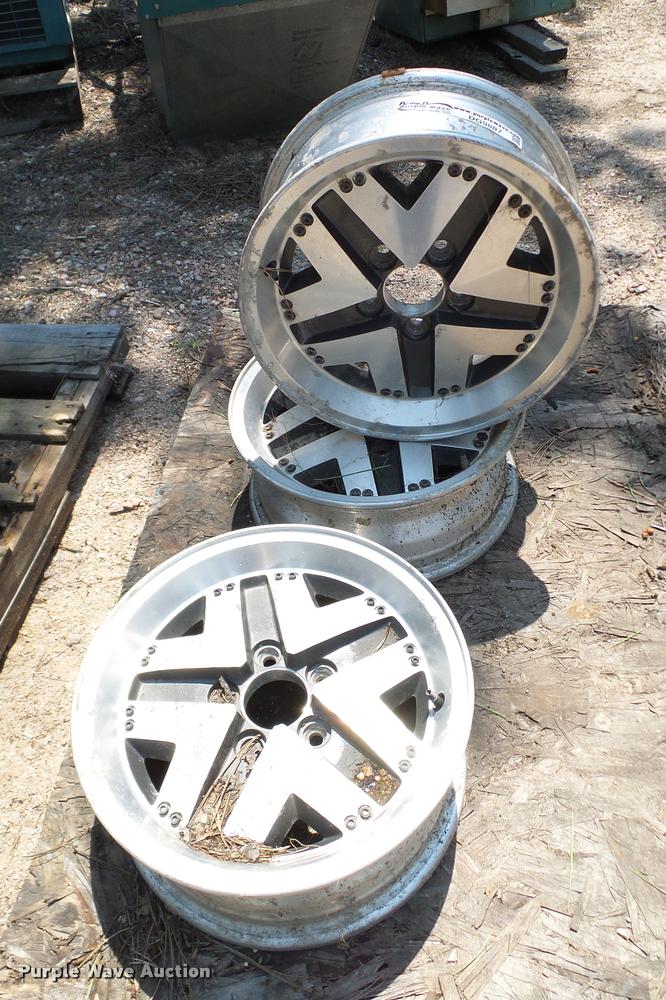 image for item DG9887 (3) Ford Bronco II wheels