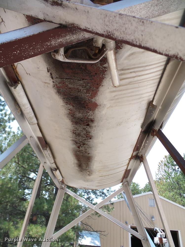 image for item DG9895 Fuel tank