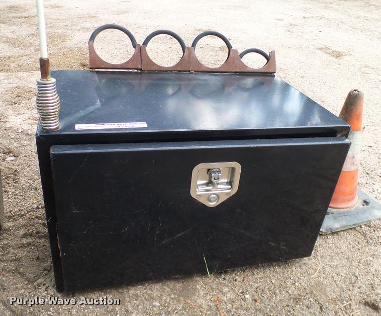 image for item DG9898 Toolbox