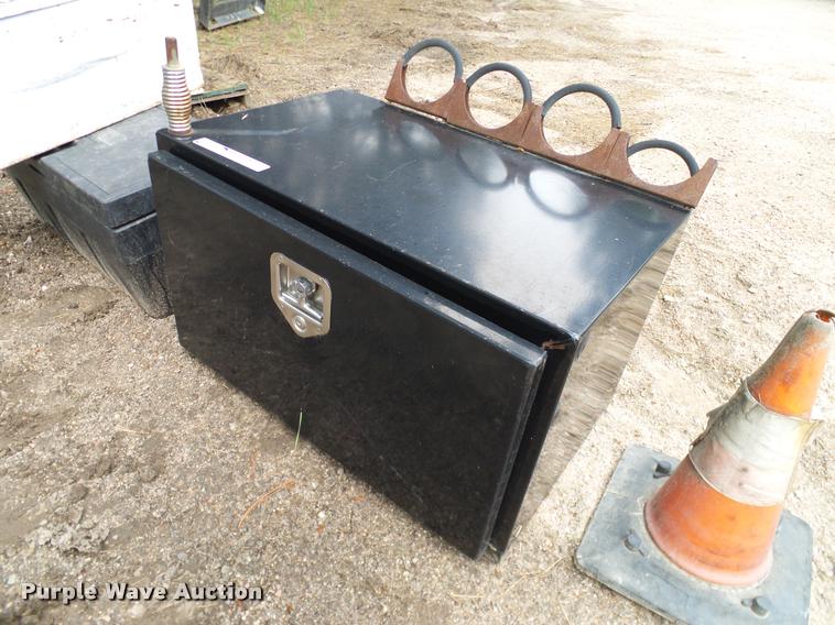 image for item DG9898 Toolbox