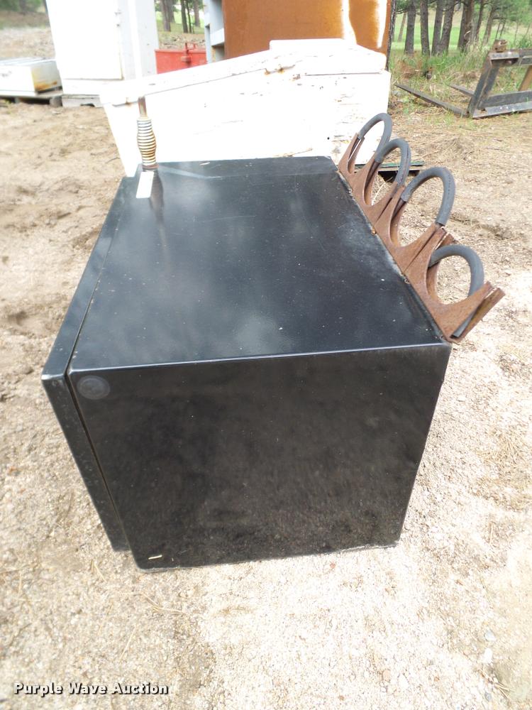 image for item DG9898 Toolbox