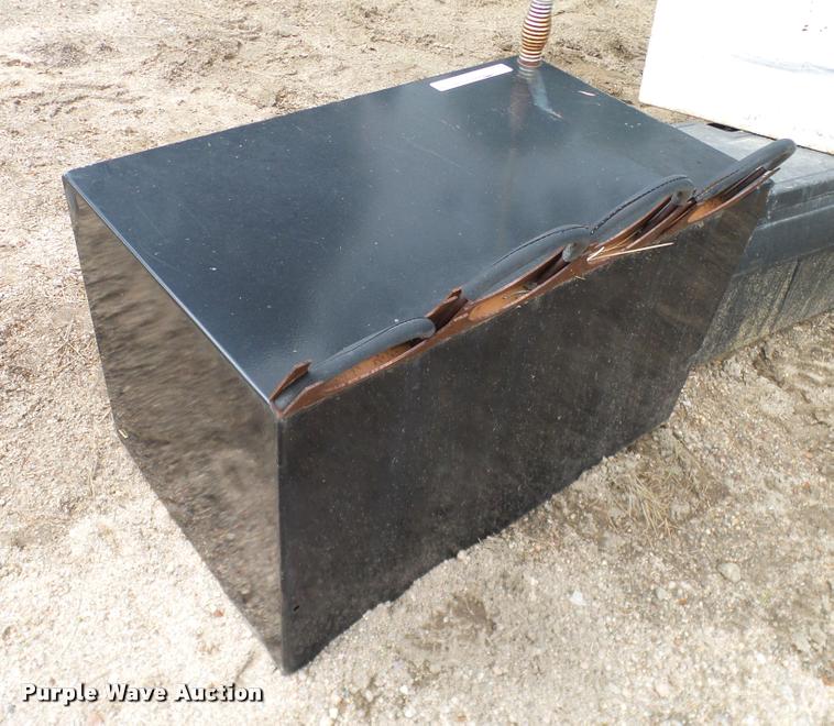 image for item DG9898 Toolbox