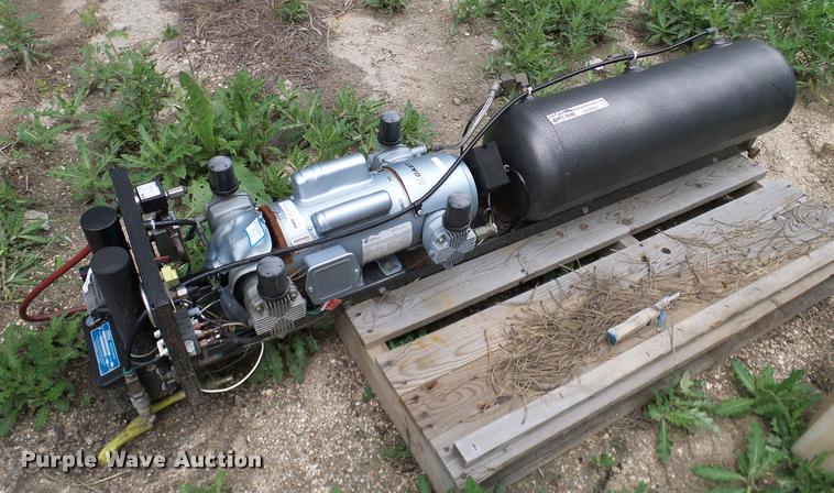 image for item DG9903 Gast P05860H2T air compressor