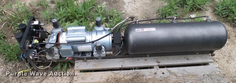 image for item DG9903 Gast P05860H2T air compressor