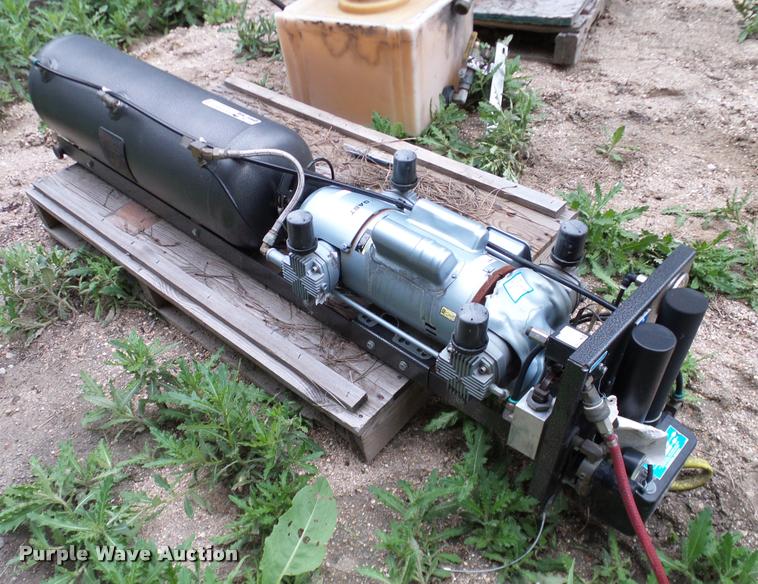 image for item DG9903 Gast P05860H2T air compressor