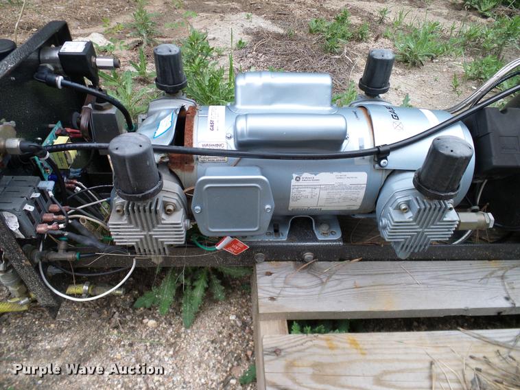 image for item DG9903 Gast P05860H2T air compressor