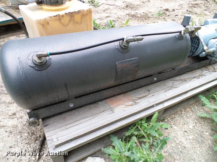 image for item DG9903 Gast P05860H2T air compressor