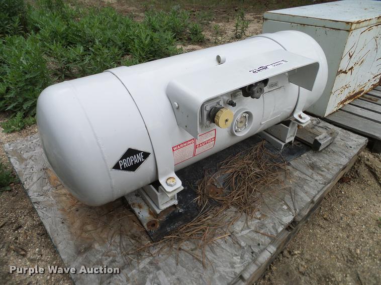 image for item DG9905 Propane tank