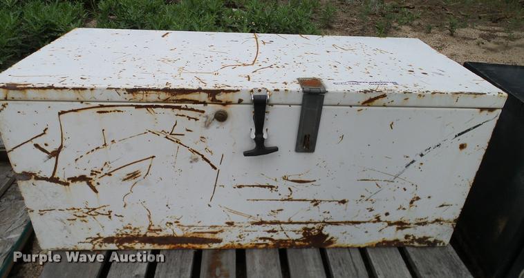 image for item DG9906 Toolbox