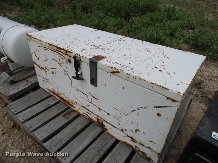 image for item DG9906 Toolbox