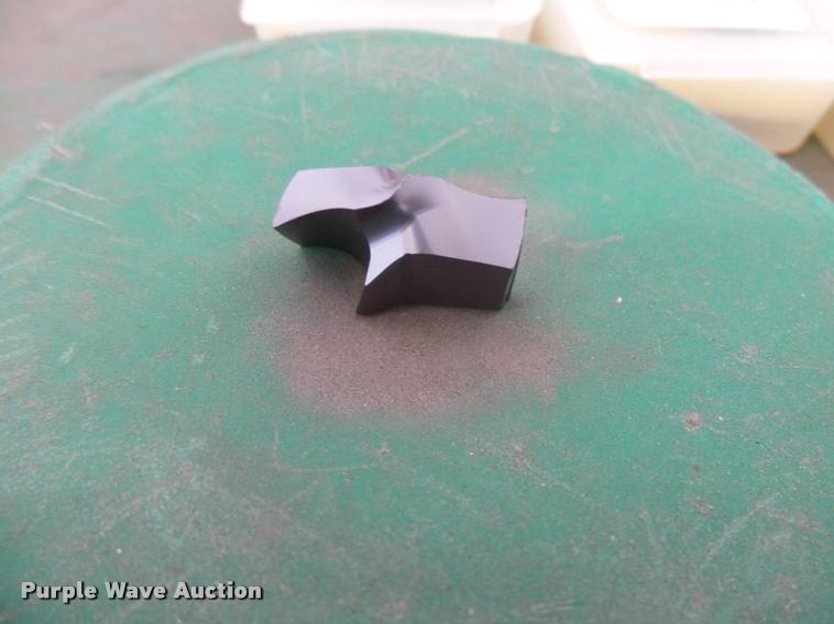 image for item DH9687 (35) Kennametal Inc. fine grain grade bits