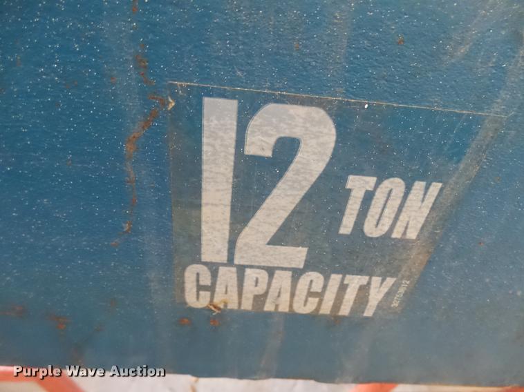 image for item DH9689 Shaw Box hoist