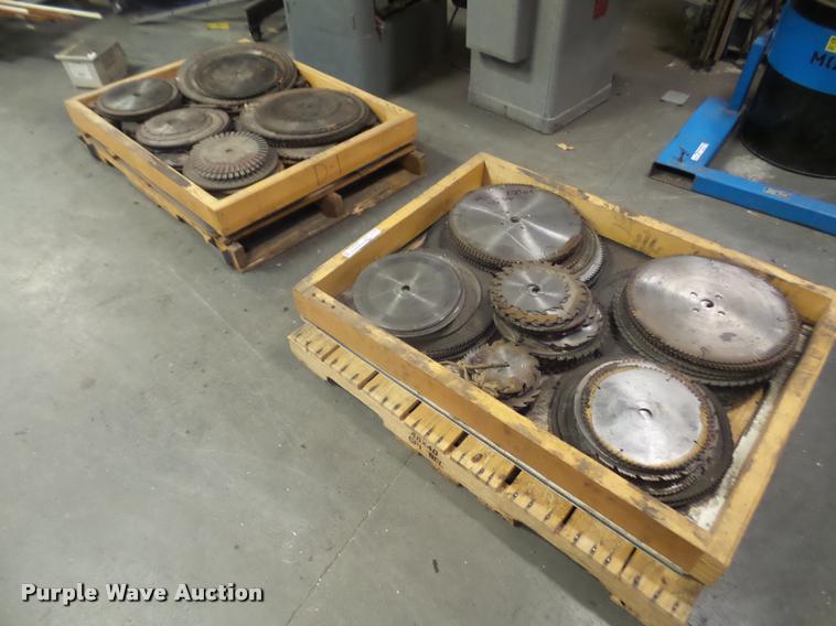 image for item DK9375 (2) pallets of circular saw blades