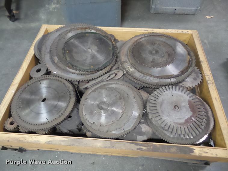 image for item DK9375 (2) pallets of circular saw blades